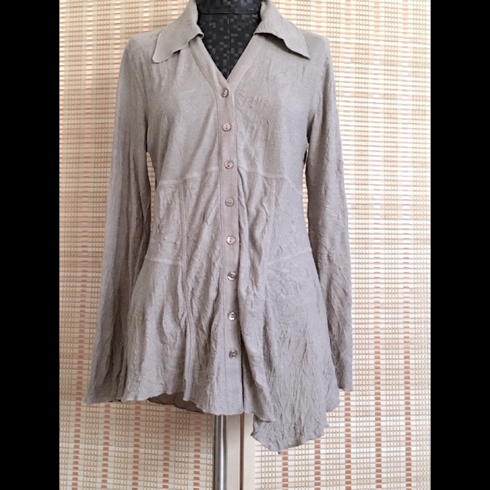 Sno Skins NWOT Khaki Knit Style Top sz small Long Sleeve in grey
